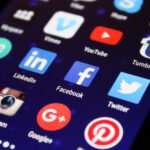 gesundoo Gefangen im Scroll-Strudel Wie Social Media deine Psyche beeinflusst – und wie du dich schützt