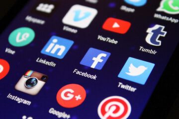 Gefangen im Scroll-Strudel: Wie Social Media deine Psyche beeinflusst – und wie du dich schützt