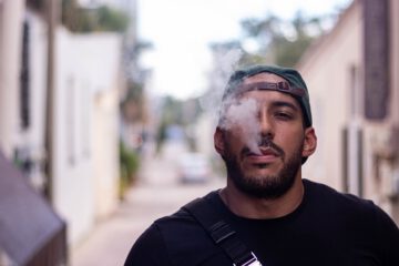 Vapen: Harmloser Dampf oder die gefährliche Evolution des Rauchens?