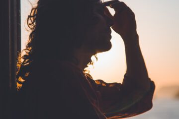 Wetterfühligkeit entschlüsselt: Neue meteorologische Daten zeigen, warum Migräne-Patienten jetzt besonders leiden