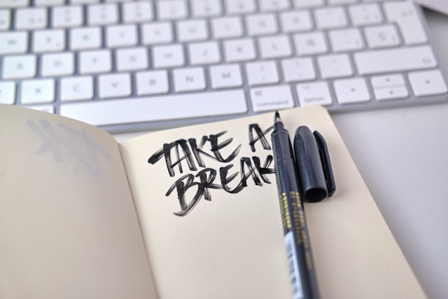 gesundoo Workaholic vs. Chillaholic Zwischen Dauerstress und Antriebslosigkeit – Wie du deine innere Balance findest